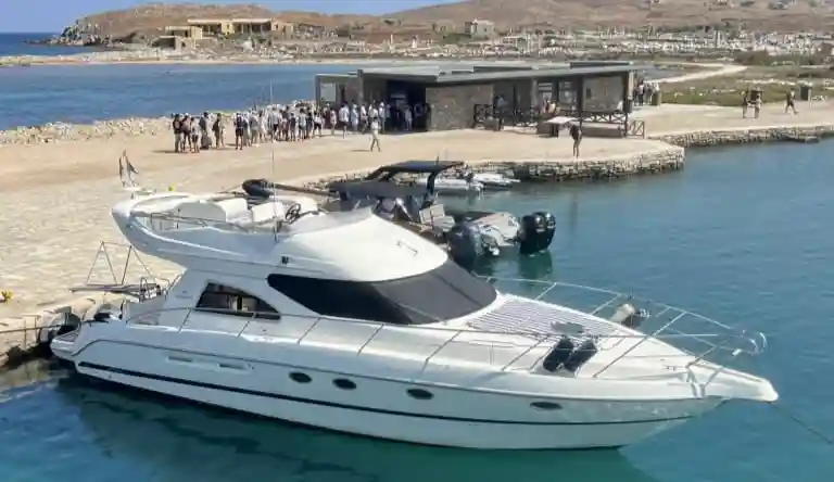 Cranchi 40, boat for rent in Athens